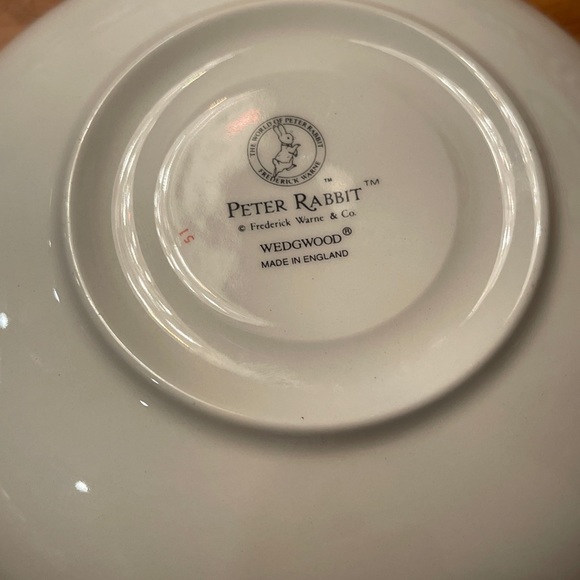 Wedgwood Peter Rabbit 100th Anniversary 1893-1993 teacup and saucer England - Picture 6 of 6